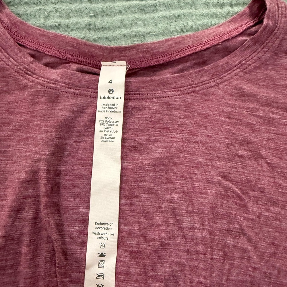 lululemon athletica sz 4 Short Notice Heathered Red Moss Rose Crop tee shirt - Picture 2 of 3